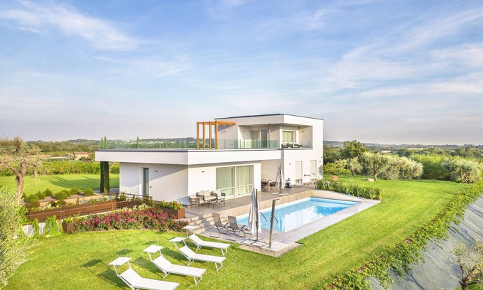 Montioni Villa | Villa 'Angelina' with Private Pool, Wi-Fi and Air Conditioning