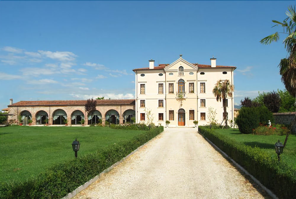 San Bonifacio Hotel | Villa Bongiovanni
