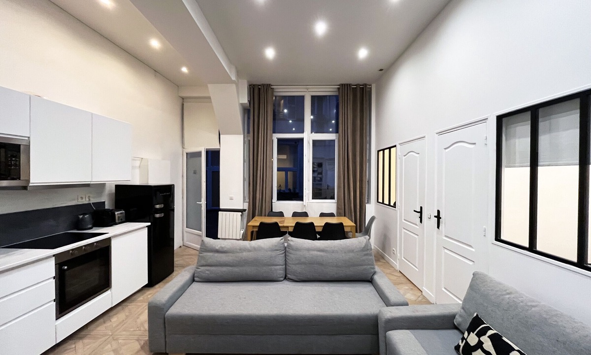 10th Arrondissement Apartment | Urban Flat 66 - Pretty 3 bedroom in Paris