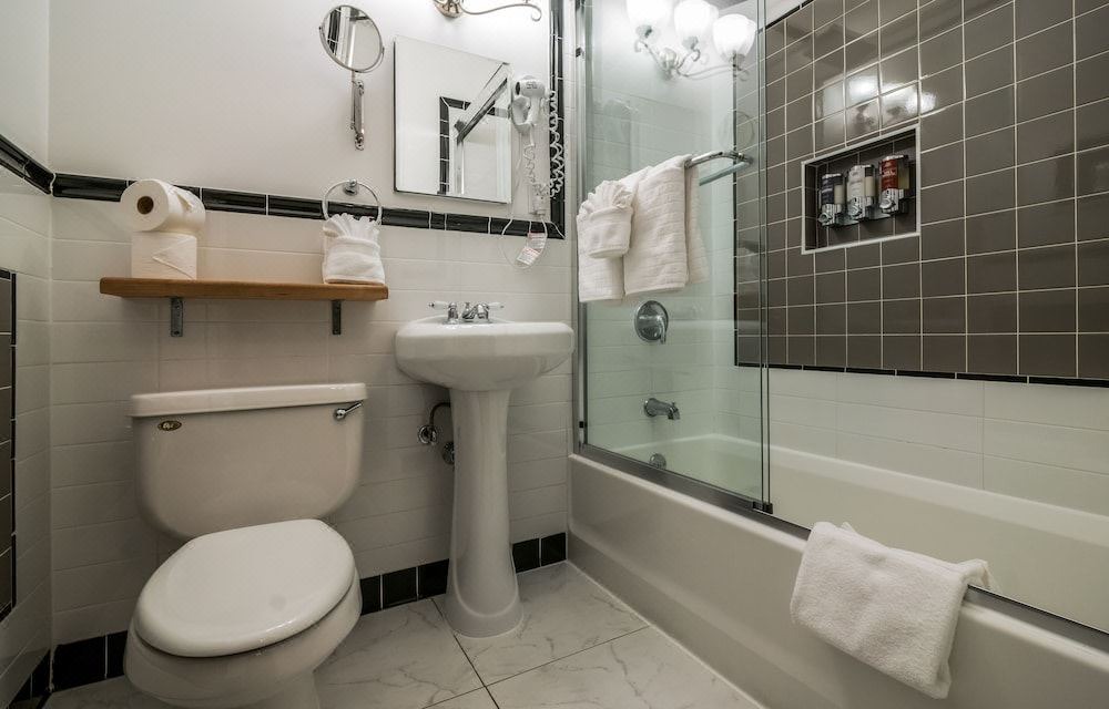 Photo of Bathroom in Greenpoint