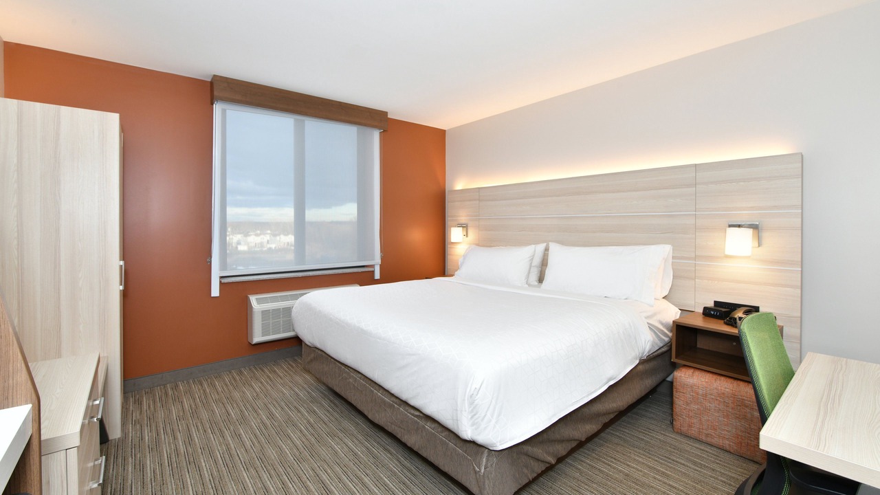 Photo of Bedroom in Travis - Chelsea