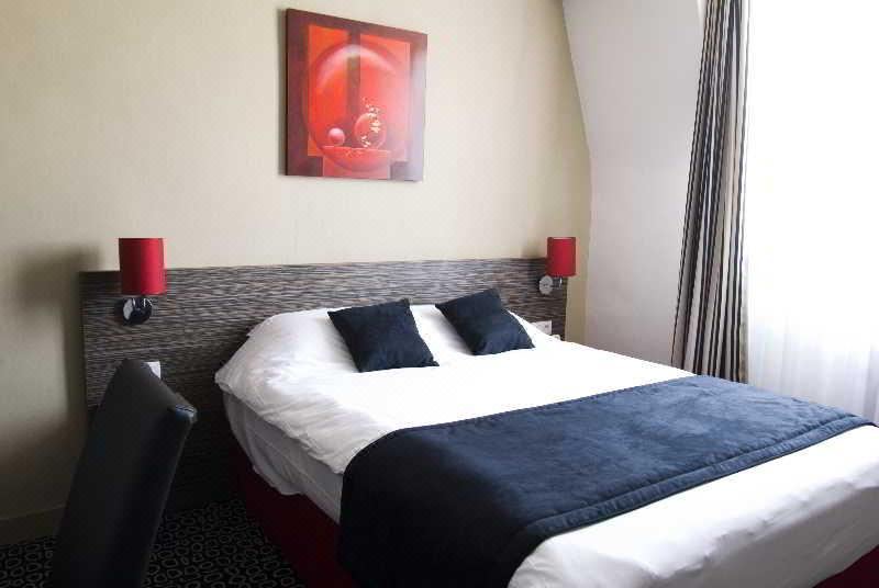 Photo of Bedroom in Montparnasse