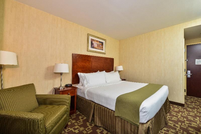 Photo of Bedroom in Travis - Chelsea