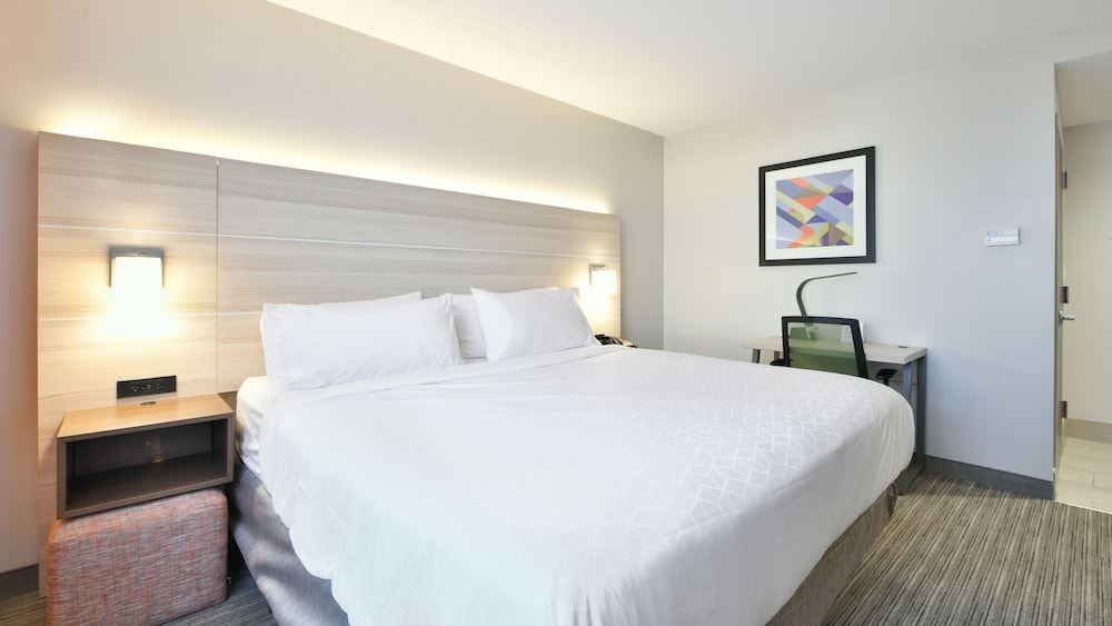 Photo of Bedroom in Travis - Chelsea