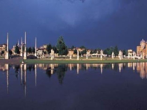 Photo of Outdoor in Camin
