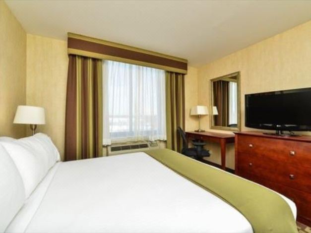 Photo of Bedroom in Travis - Chelsea