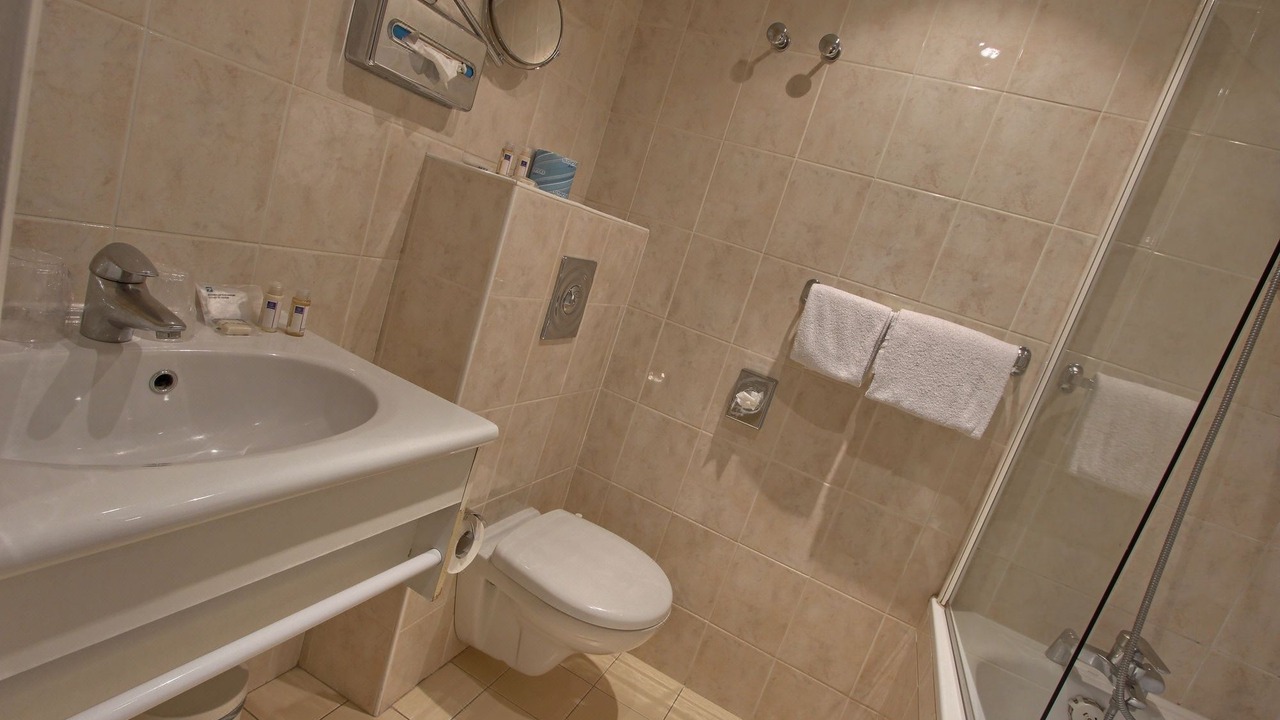 Photo of Bathroom in Montparnasse