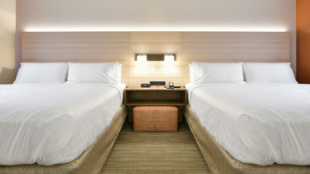 Photo of Bedroom in Travis - Chelsea
