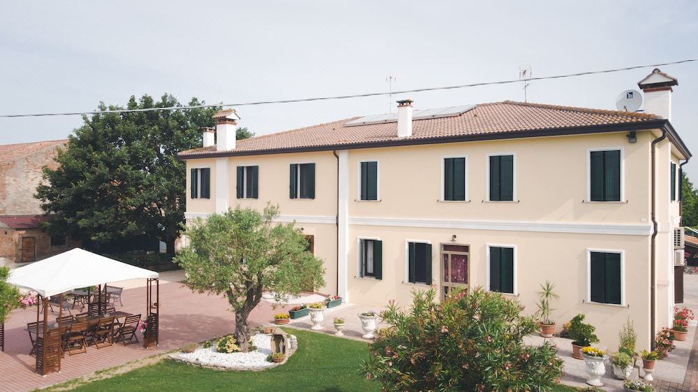 Photo of Buildings in Bellombra