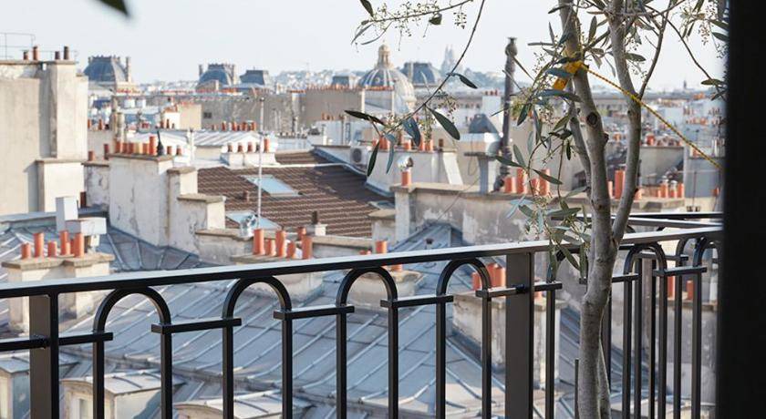 Photo of Others in Saint-Germain-des-Pres