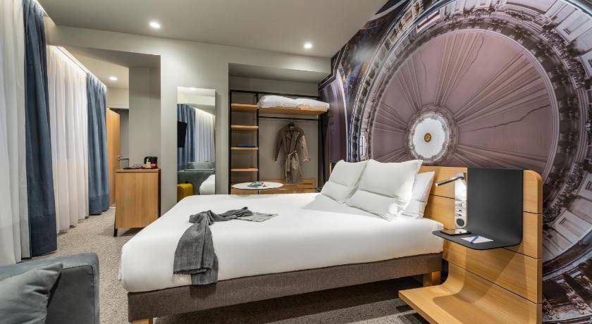 Photo of Bedroom in 20th Arrondissement
