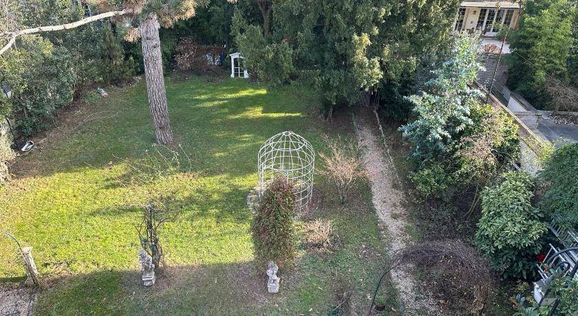 Photo of Others in Sceaux