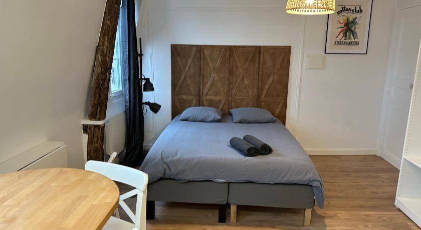 Photo of Bedroom in Sceaux