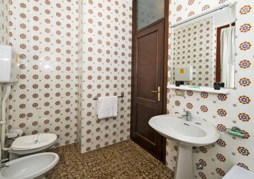 Photo of Bathroom in Frader