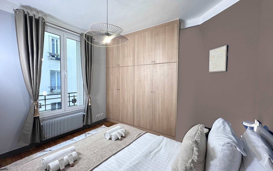 Photo of Bedroom in Saint-Lambert