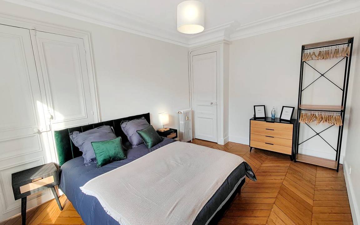 Photo of Bedroom in Val-de-Grace
