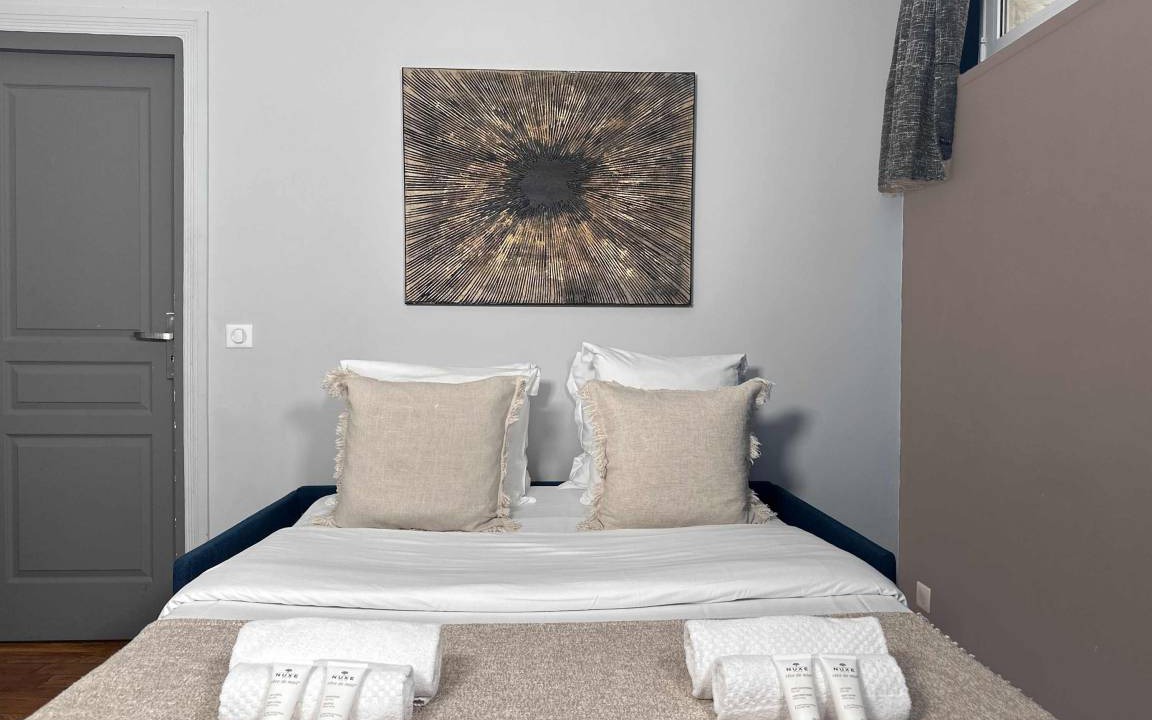 Photo of Bedroom in Saint-Lambert