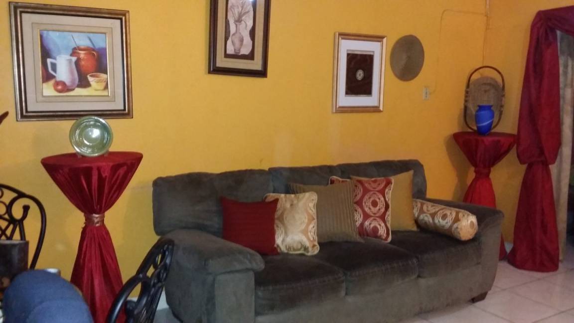 Photo of Livingroom in Eastwood Park