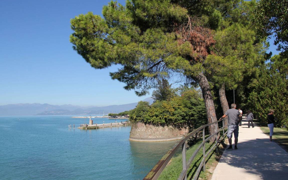 Photo of Others in Cavalcaselle