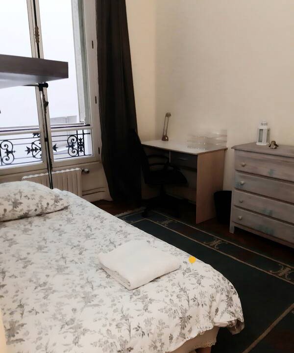 Photo of Bedroom in 8th Arrondissement