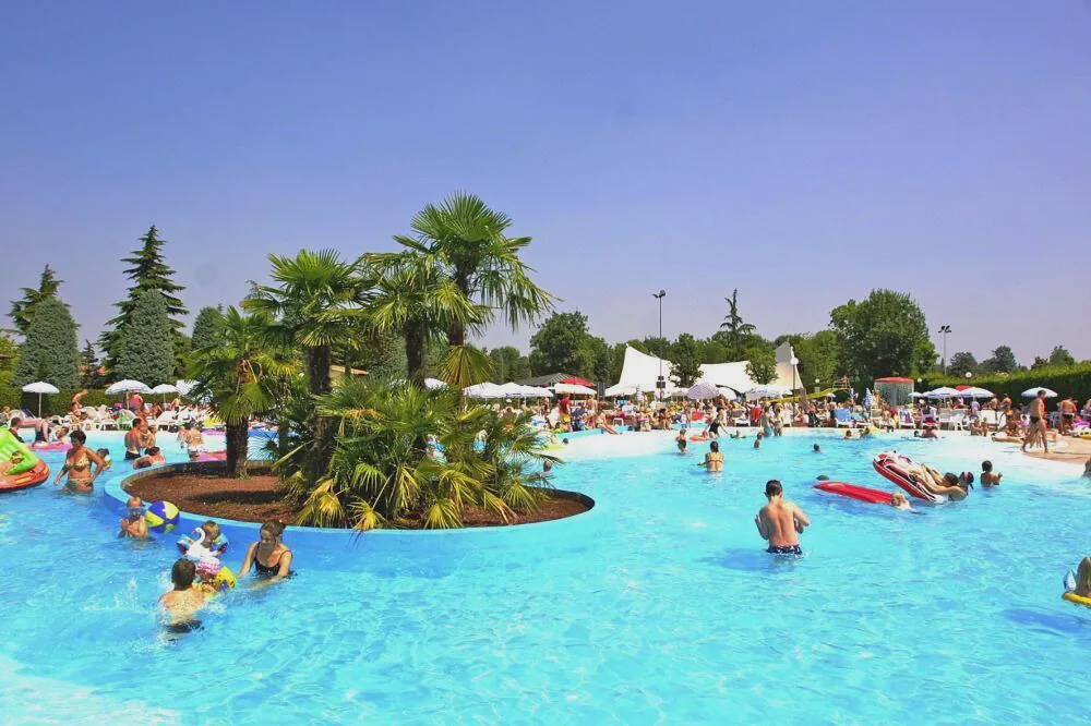 Photo of Human In Picture in Peschiera del Garda