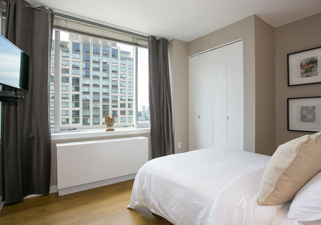 Photo of Bedroom in Lincoln Square