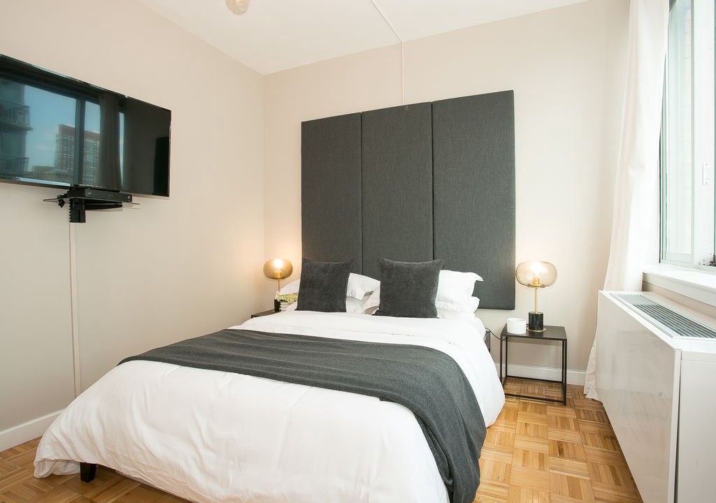 Photo of Bedroom in Lincoln Square