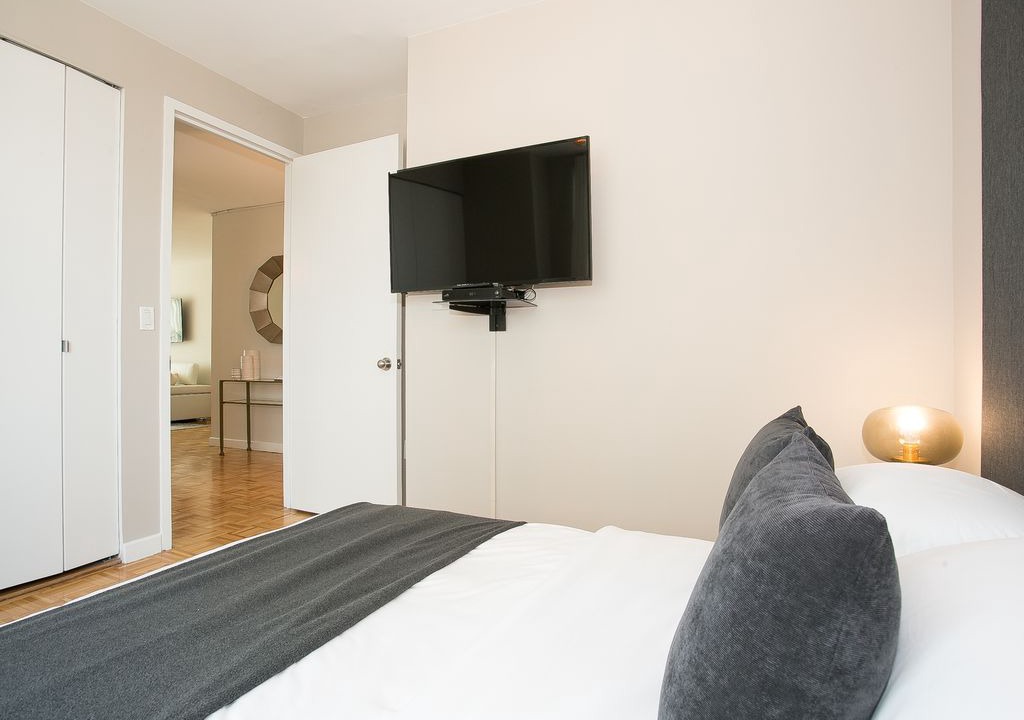 Photo of Bedroom in Lincoln Square