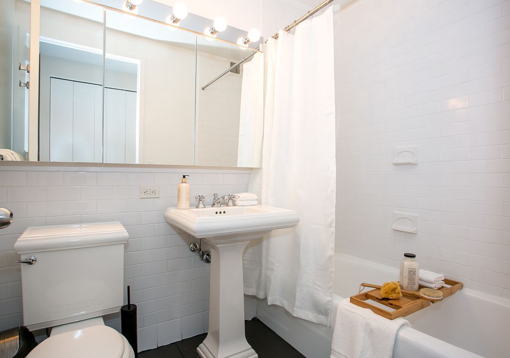 Photo of Bathroom in Lincoln Square