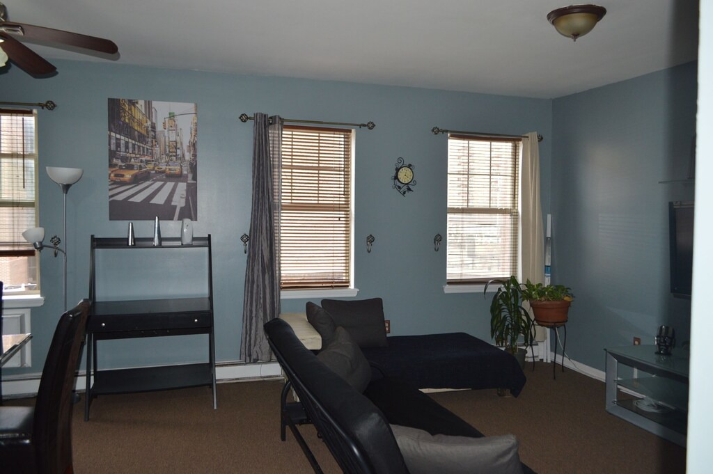 Photo of Livingroom in Ocean Hill
