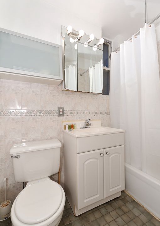 Photo of Bathroom in Kips Bay