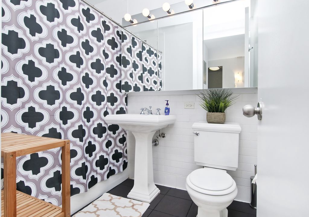 Photo of Bathroom in Lincoln Square