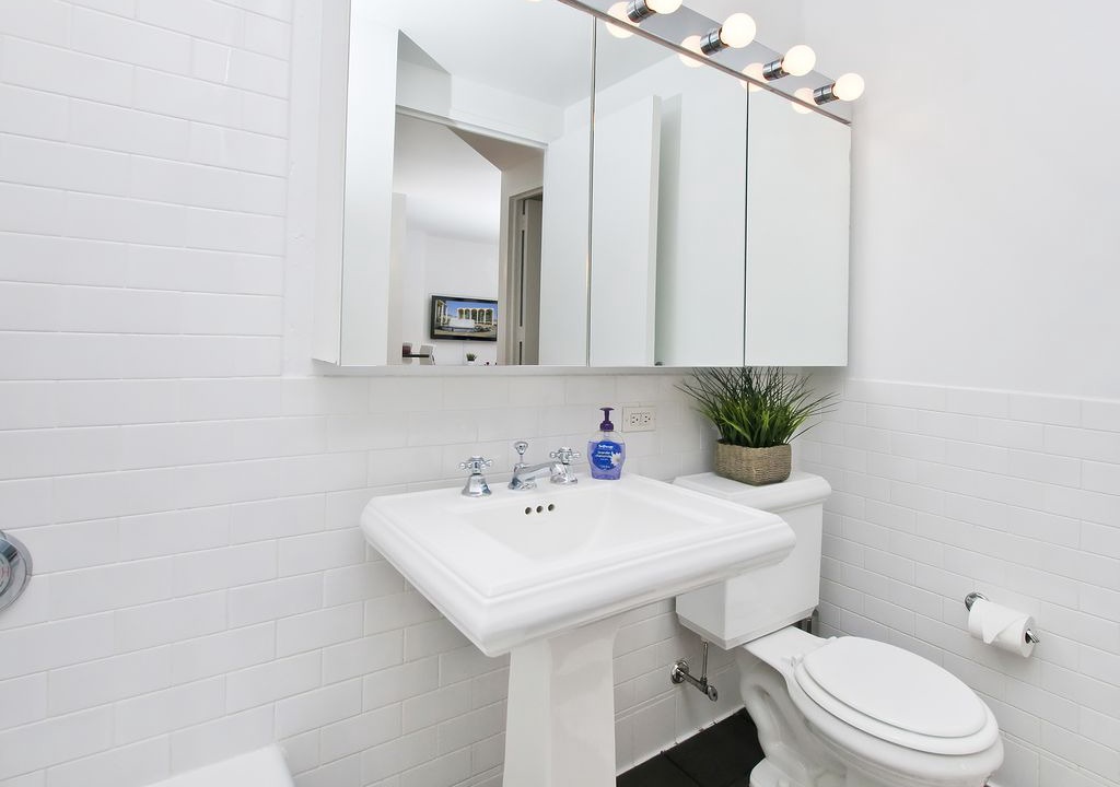 Photo of Bathroom in Lincoln Square