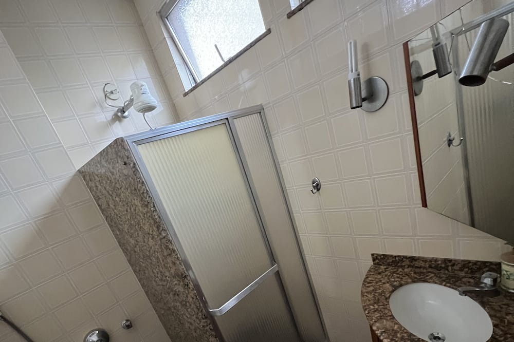Photo of Bathroom in Icarai