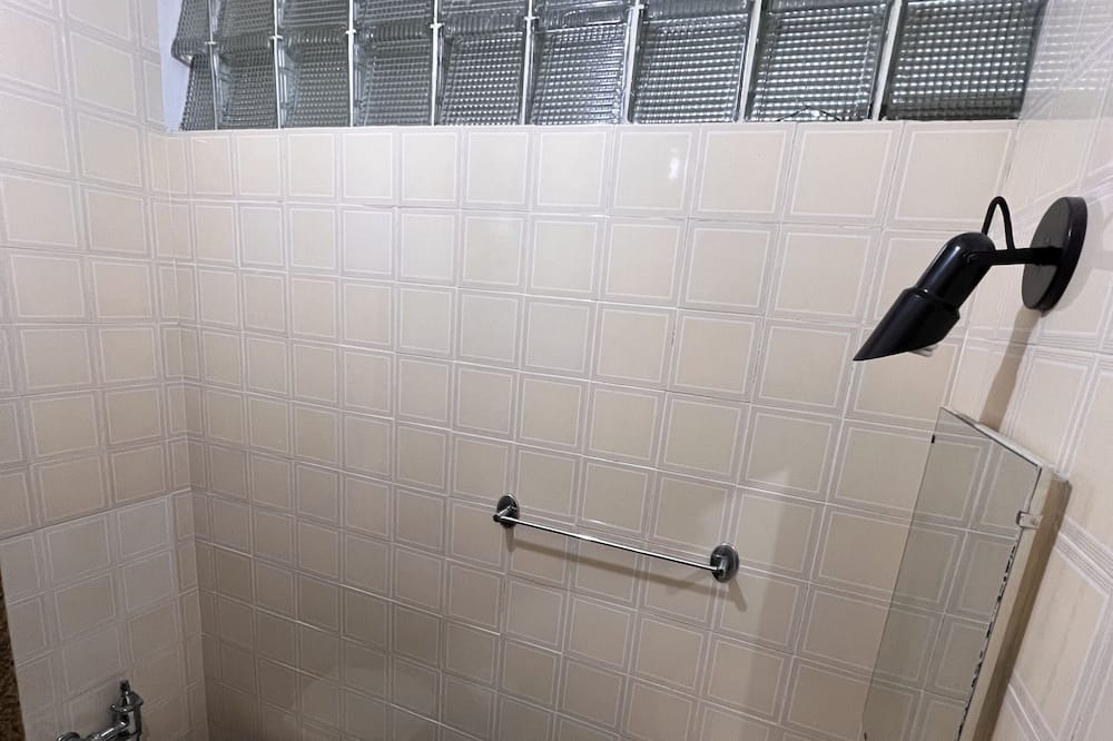 Photo of Bathroom in Icarai