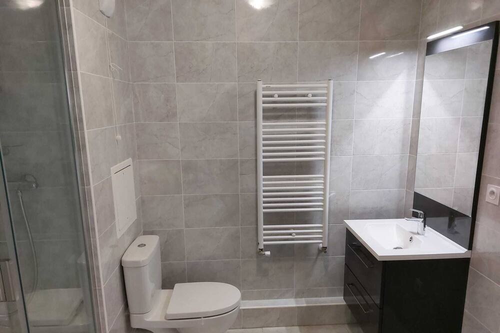 Photo of Bathroom in Le Plessis-Robinson