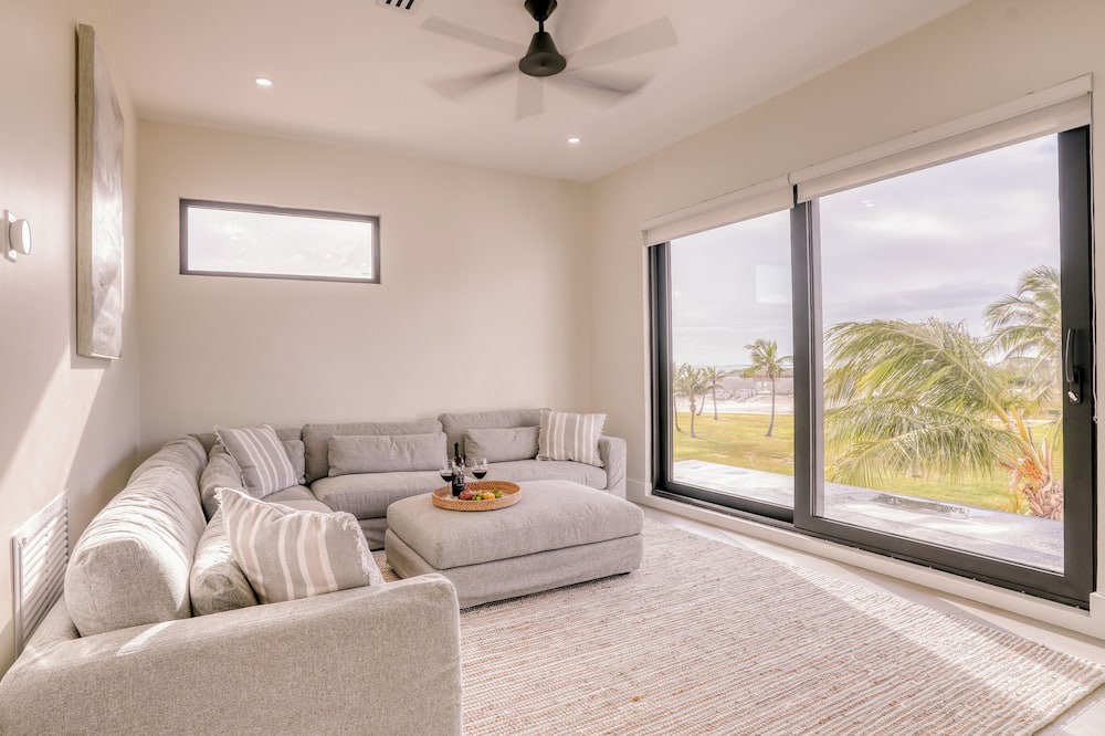 Photo of Livingroom in Rokers Point