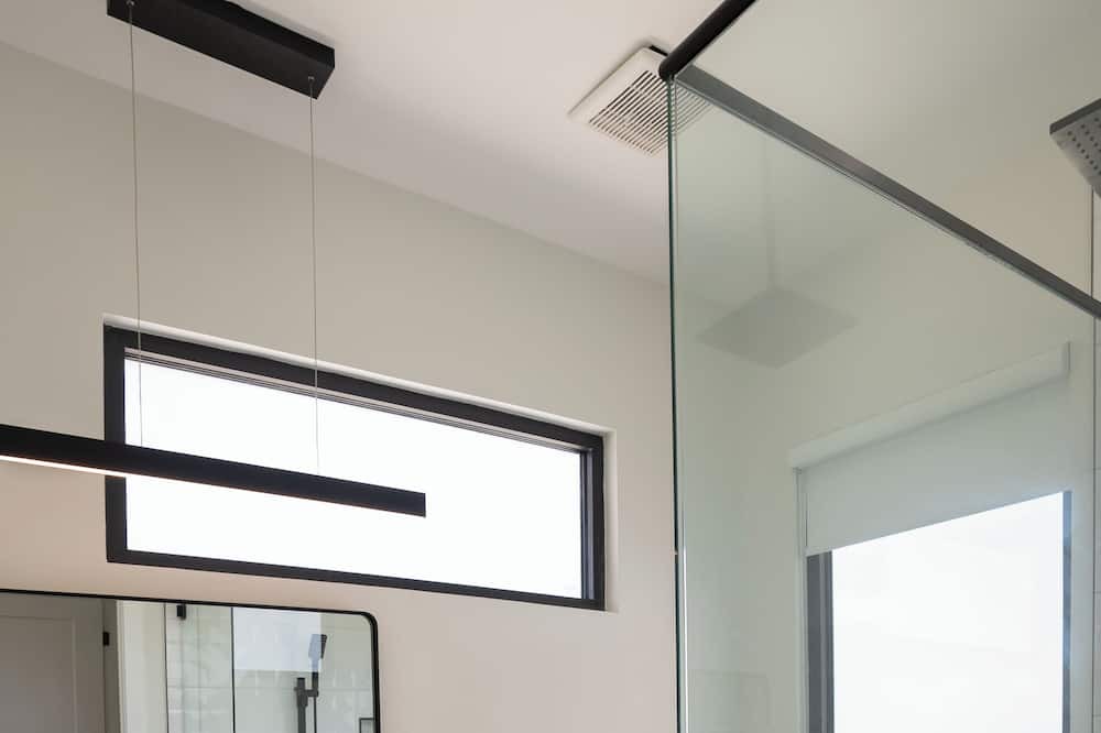 Photo of Bathroom in Rokers Point