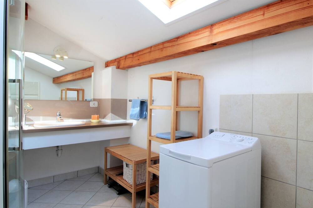 Photo of Bathroom in Lamon