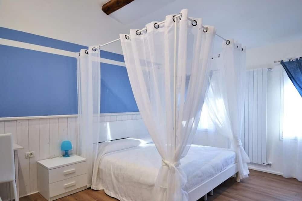 Photo of Bedroom in Miane