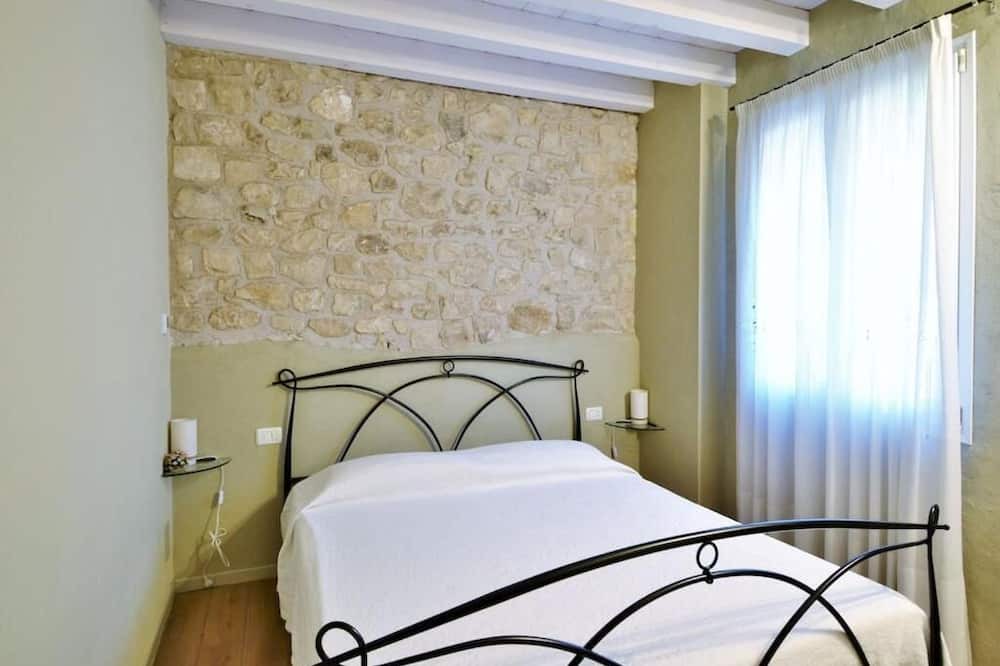 Photo of Bedroom in Miane