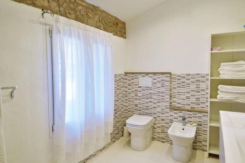 Photo of Bathroom in Miane