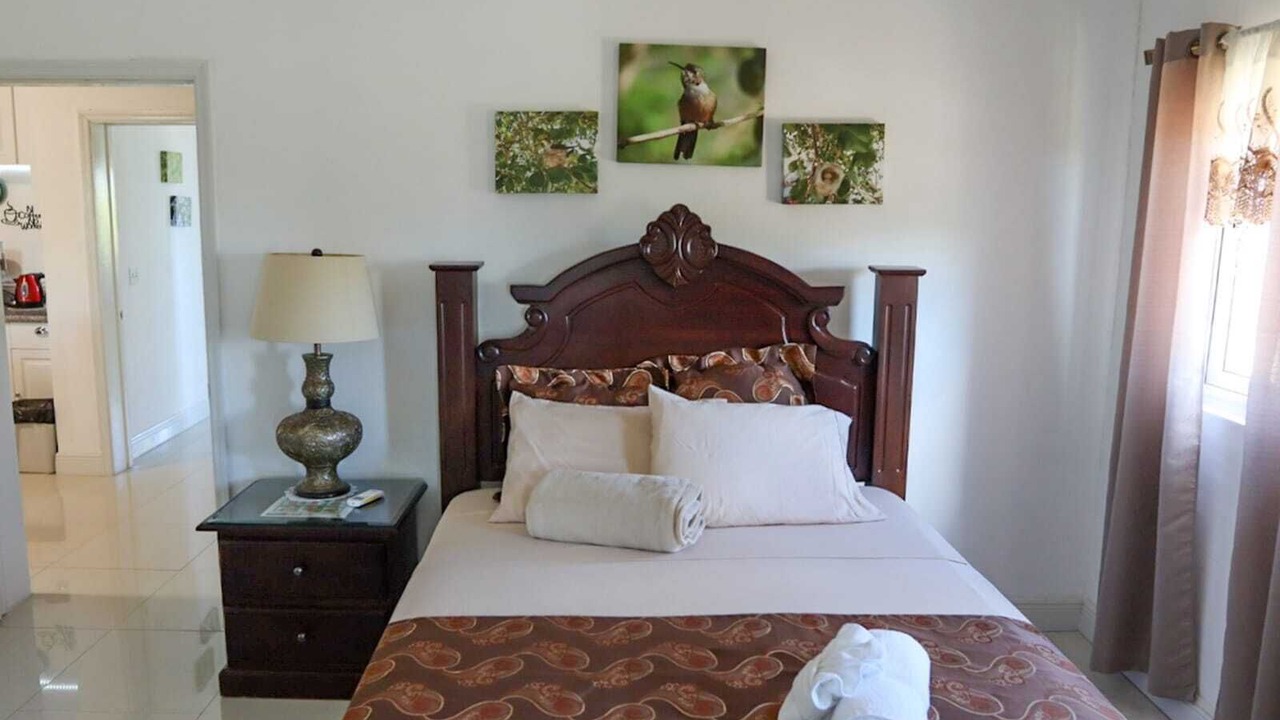 Photo of Bedroom in Matthew Town