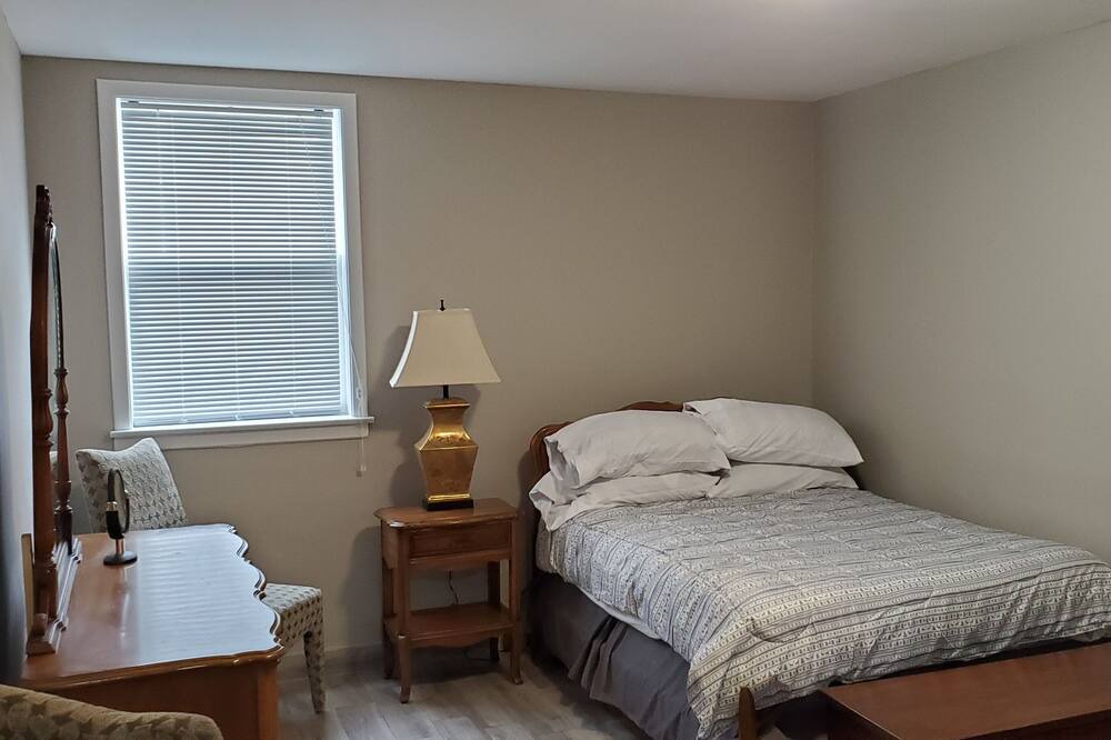 Photo of Bedroom in Mill Basin
