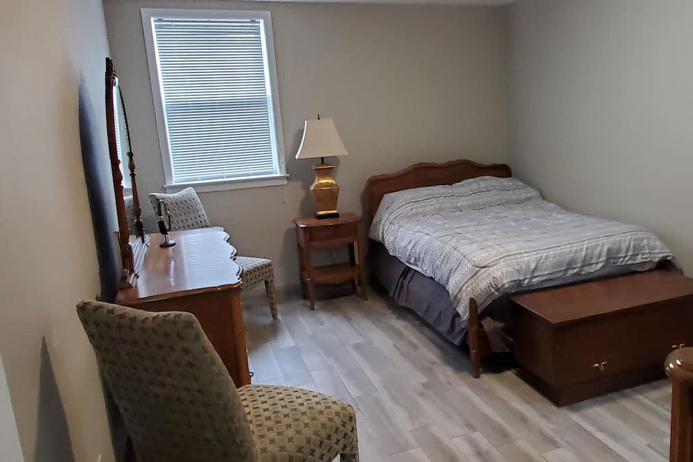 Photo of Bedroom in Mill Basin