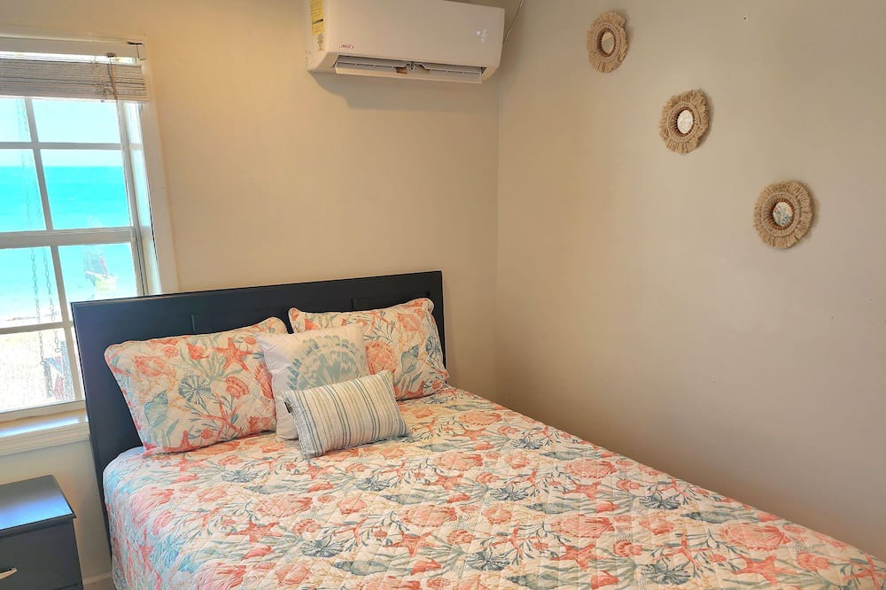 Photo of Bedroom in Tar Bay