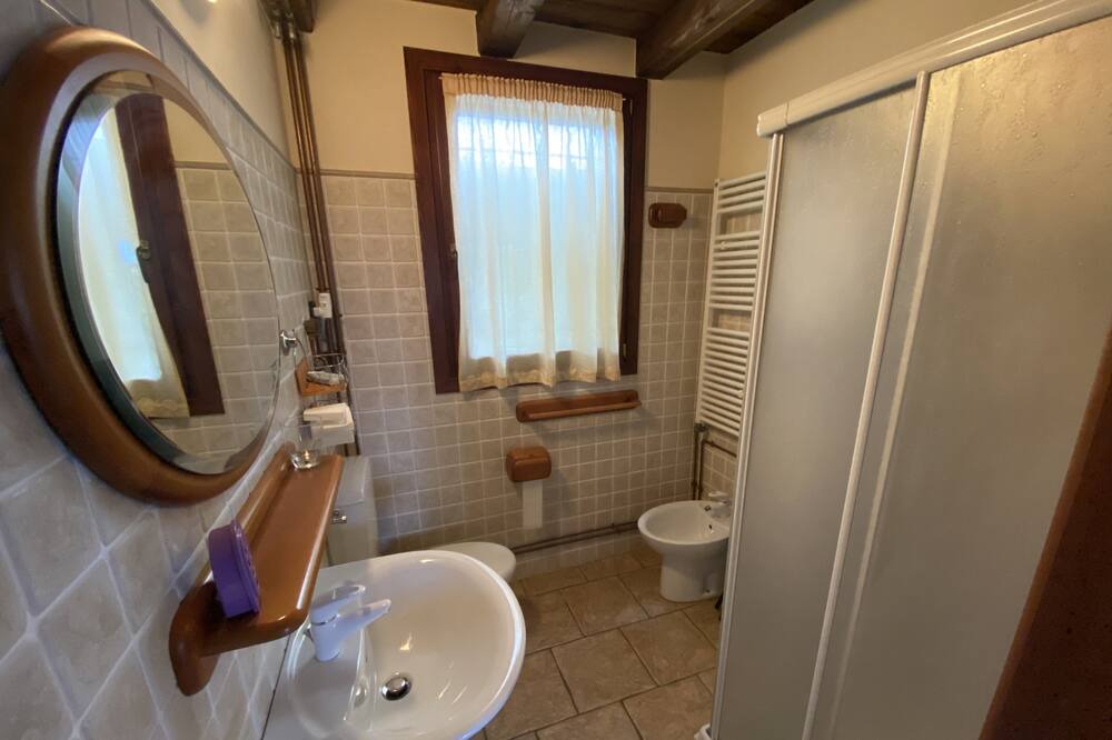 Photo of Bathroom in Teolo