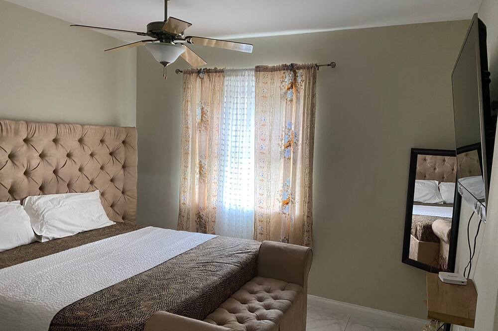Photo of Bedroom in Beverly Hills