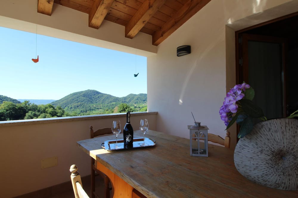 Photo of Patio Balcony in Miane