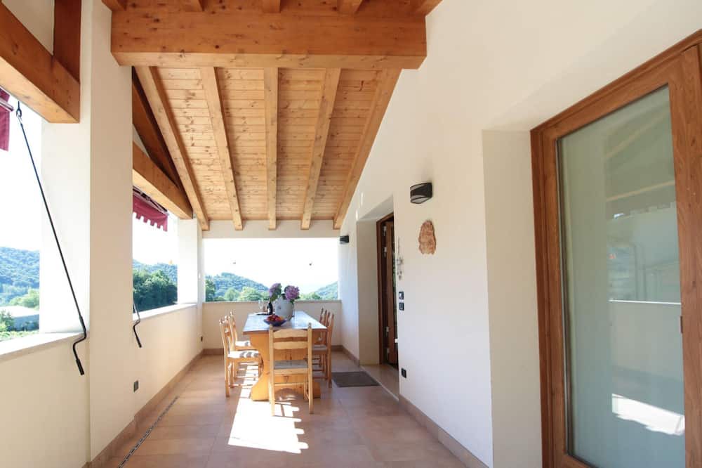 Photo of Patio Balcony in Miane